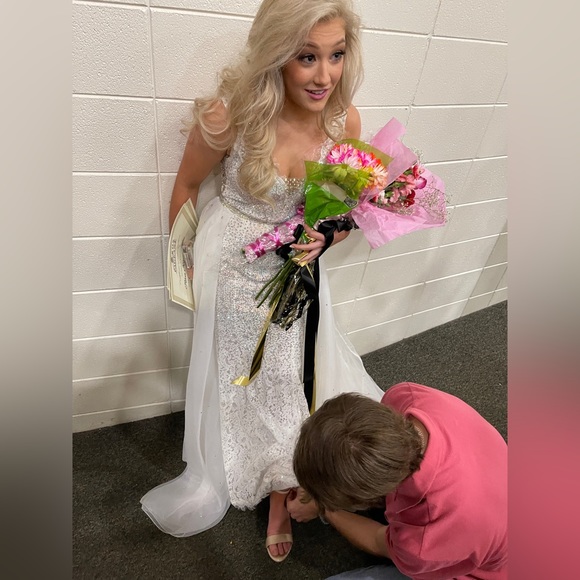 Prom/Pageant dress OBO - Picture 8 of 9